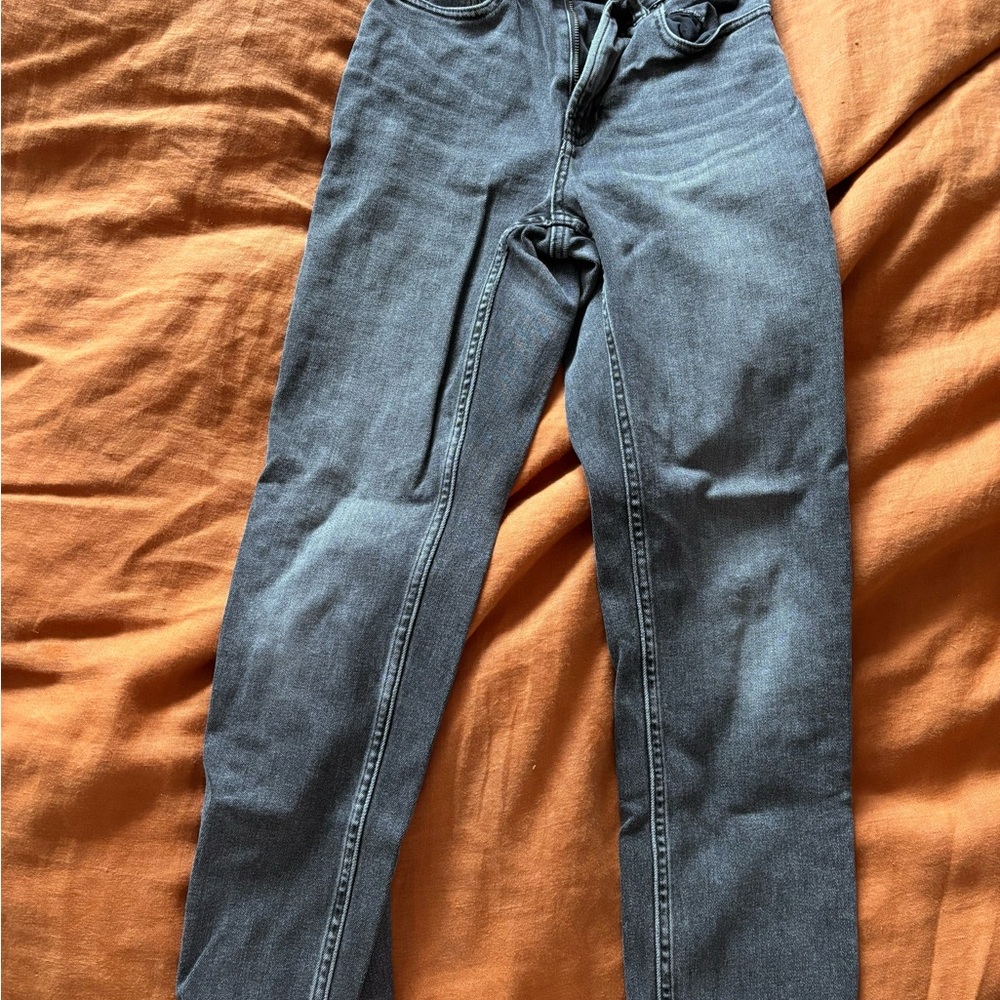 Everlane Women's Original Cheeky Jeans in Gray
